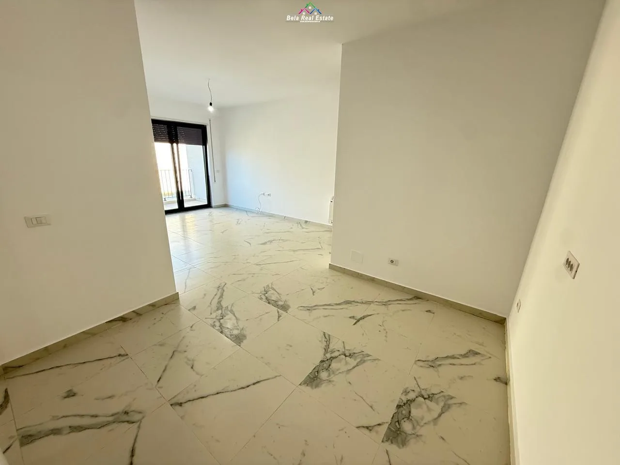 Zyre Me Qera 2+1+2 Tek Stacioni i Trenit (ID BZ2595) Tirane