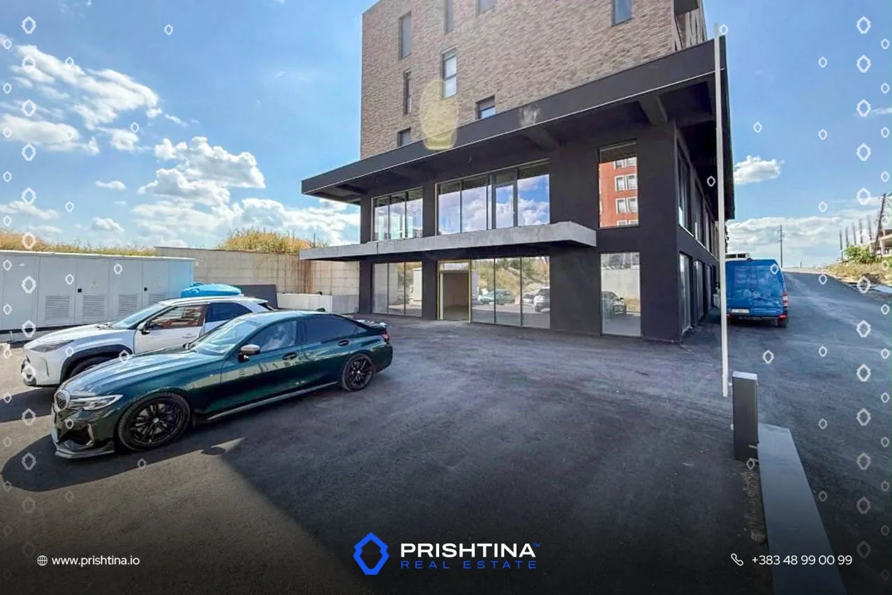 Zyrë me qira 345m² në Emshir