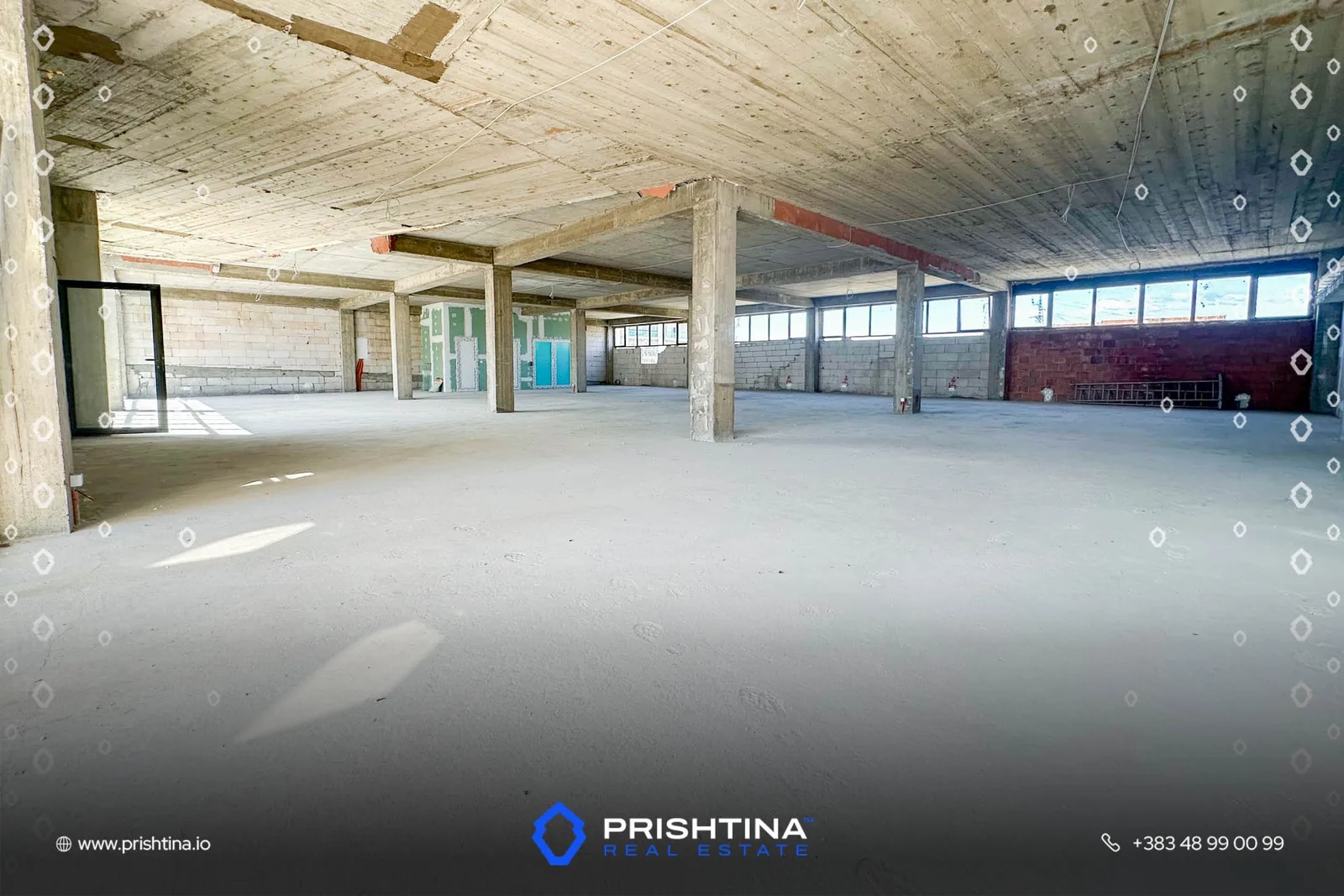 Objekt me qira 1700m² në Veternik