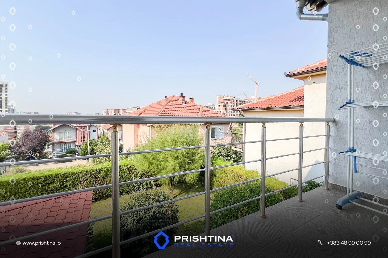 Shtëpi me qira 240m²+4ari oborr te Mati 1
