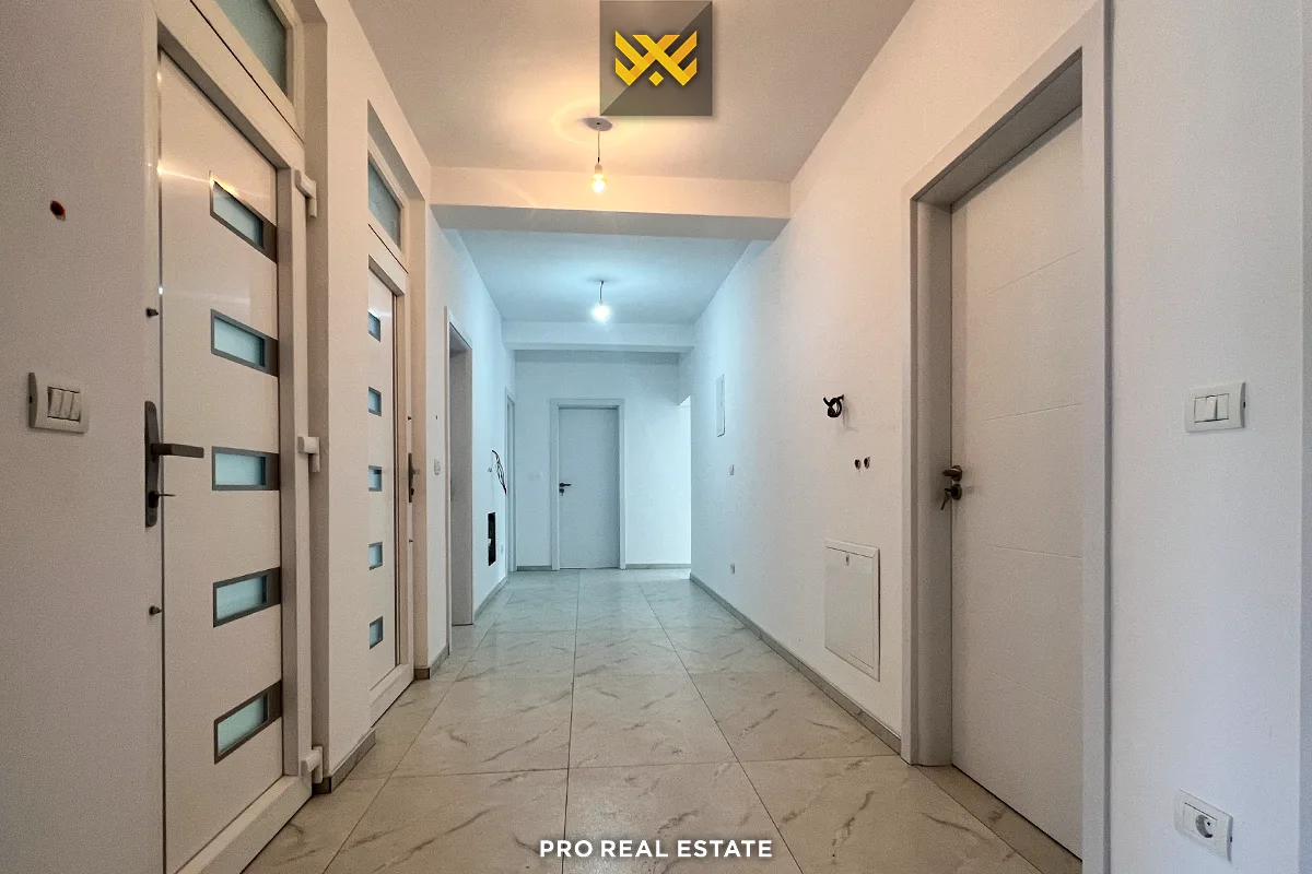 Lokal / Zyrë 235m² me #QIRA në Aktash