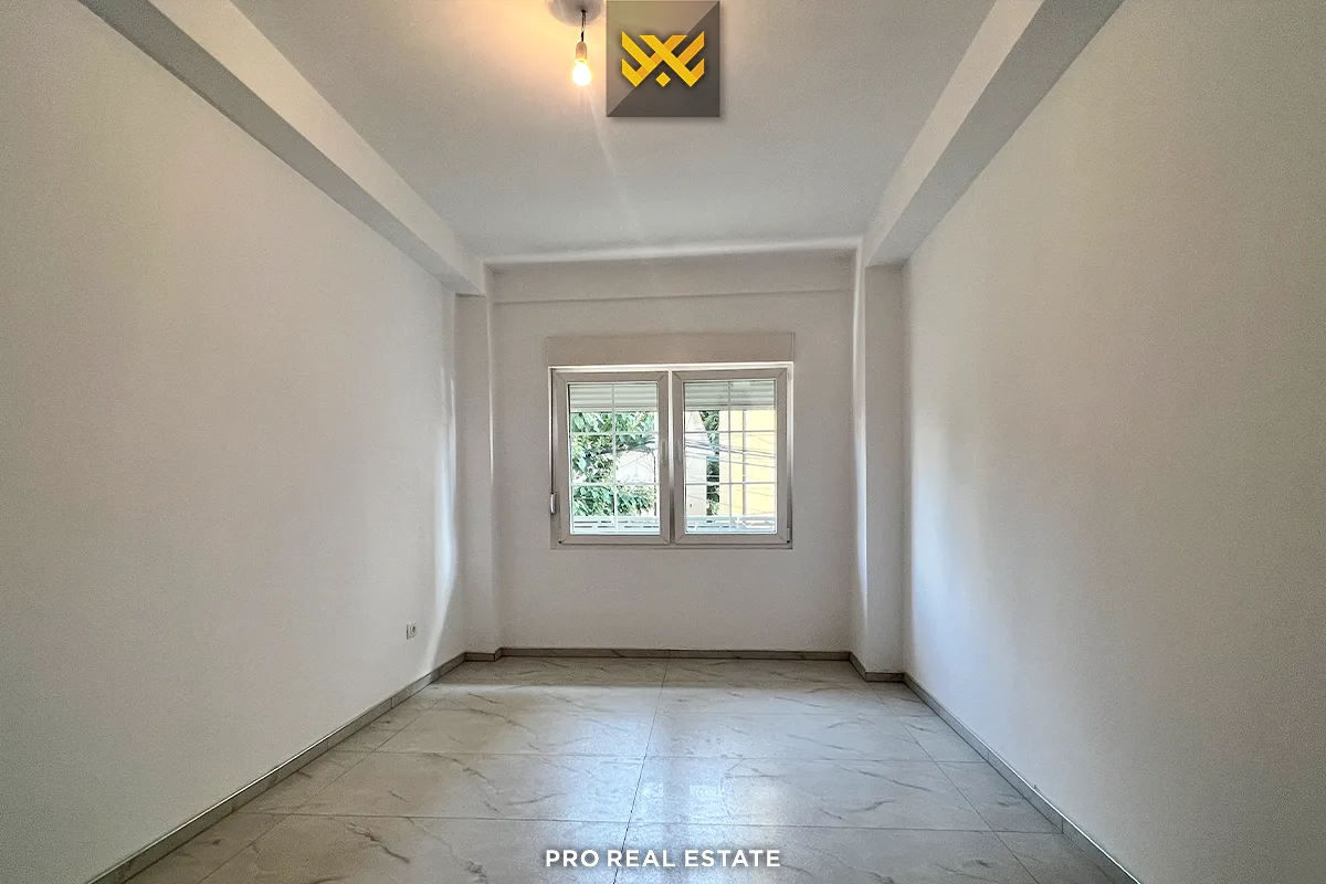 Lokal / Zyrë 235m² me #QIRA në Aktash