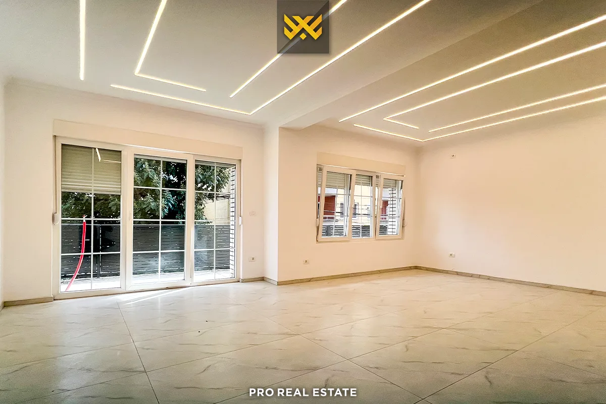 Lokal / Zyrë 235m² me #QIRA në Aktash