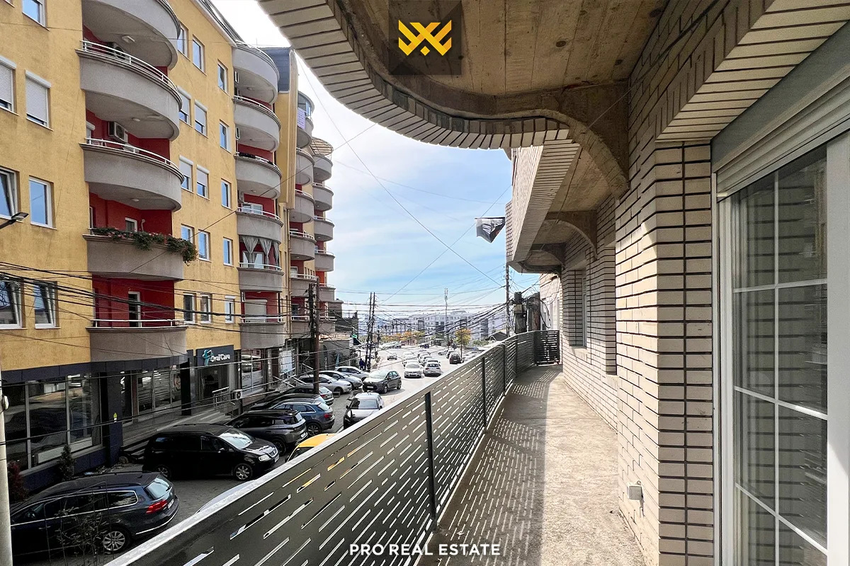 Lokal / Zyrë 235m² me #QIRA në Aktash