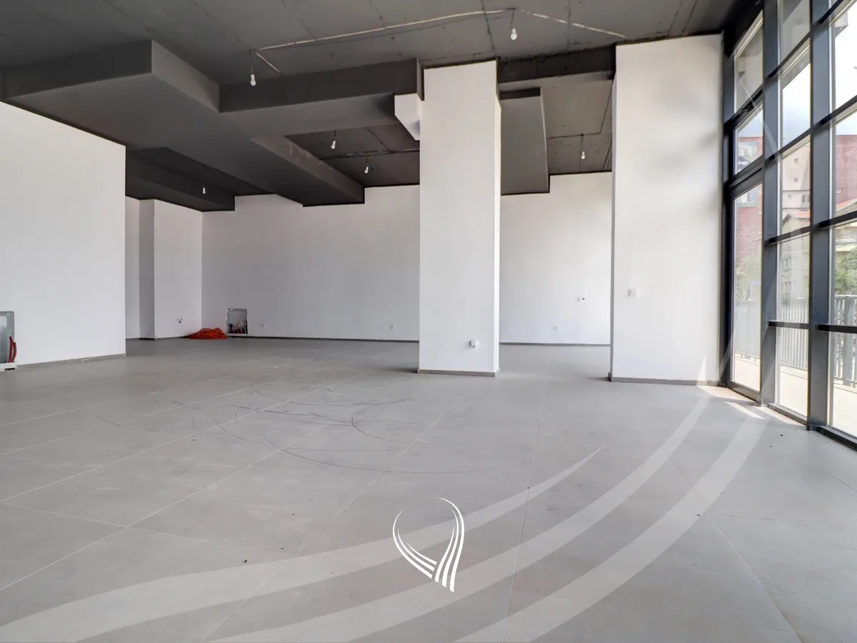 Lokal 150m² në shitje në lagjen Mati 1