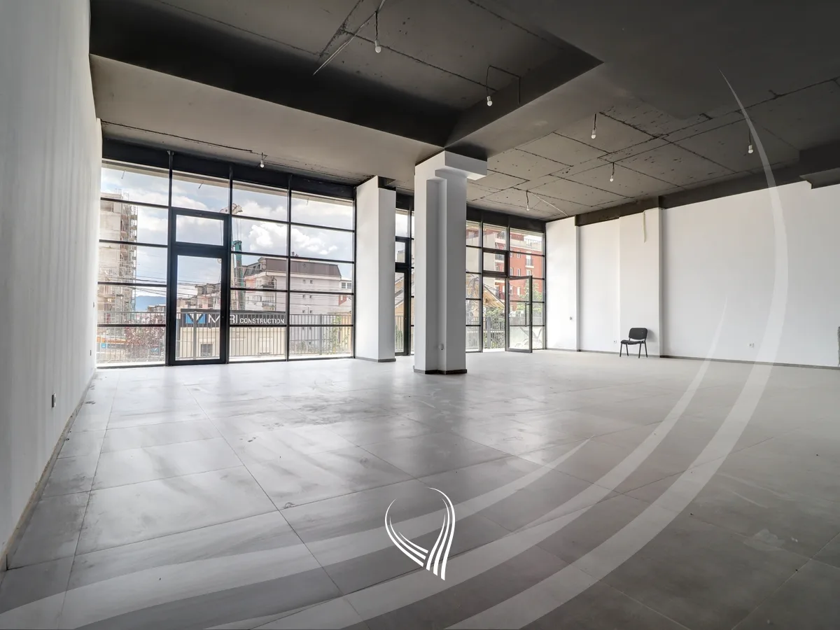 Lokal 150m² në shitje në lagjen Mati 1