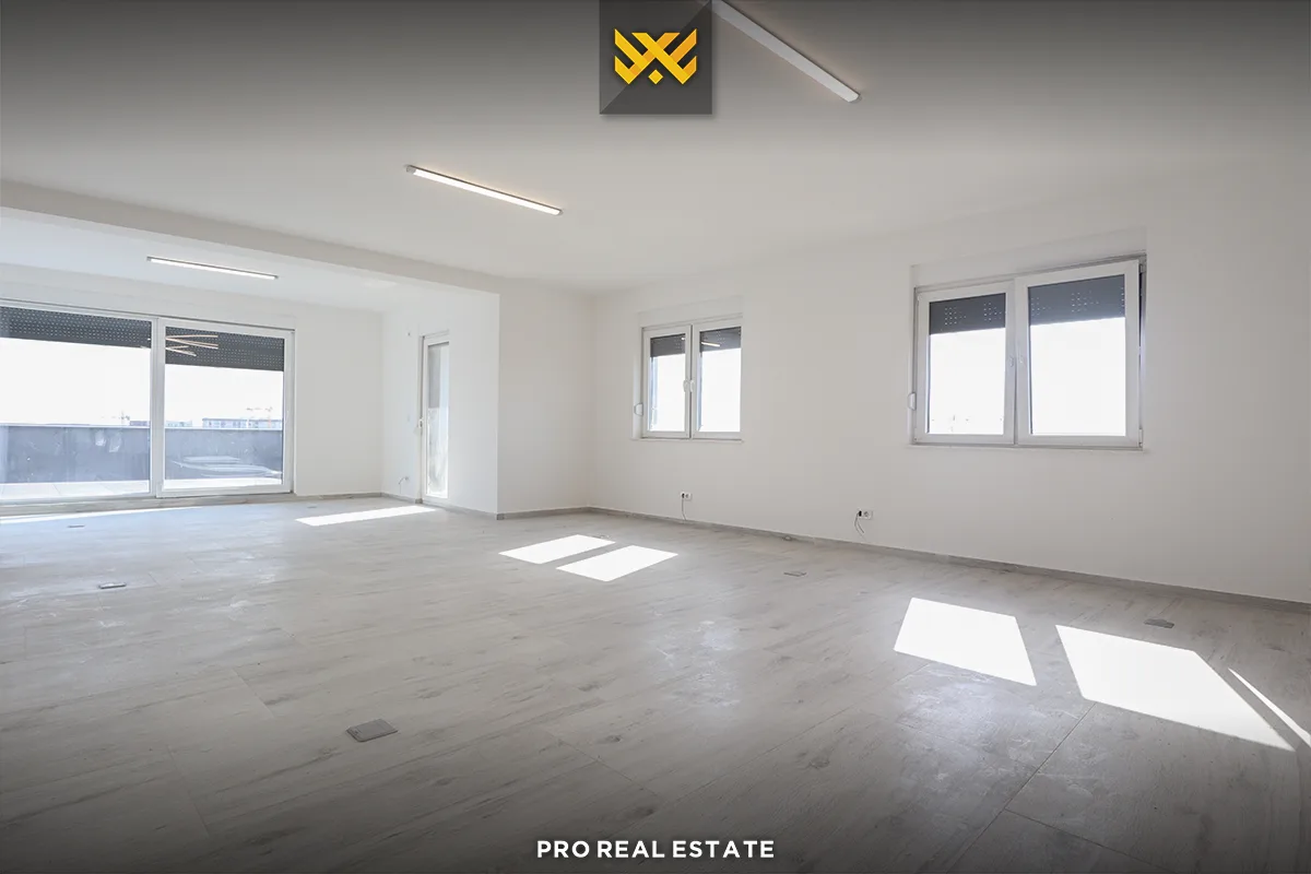 Banesë Penthouse 150m² + 50m² terasë me #QIRA në Fushë Kosovë.