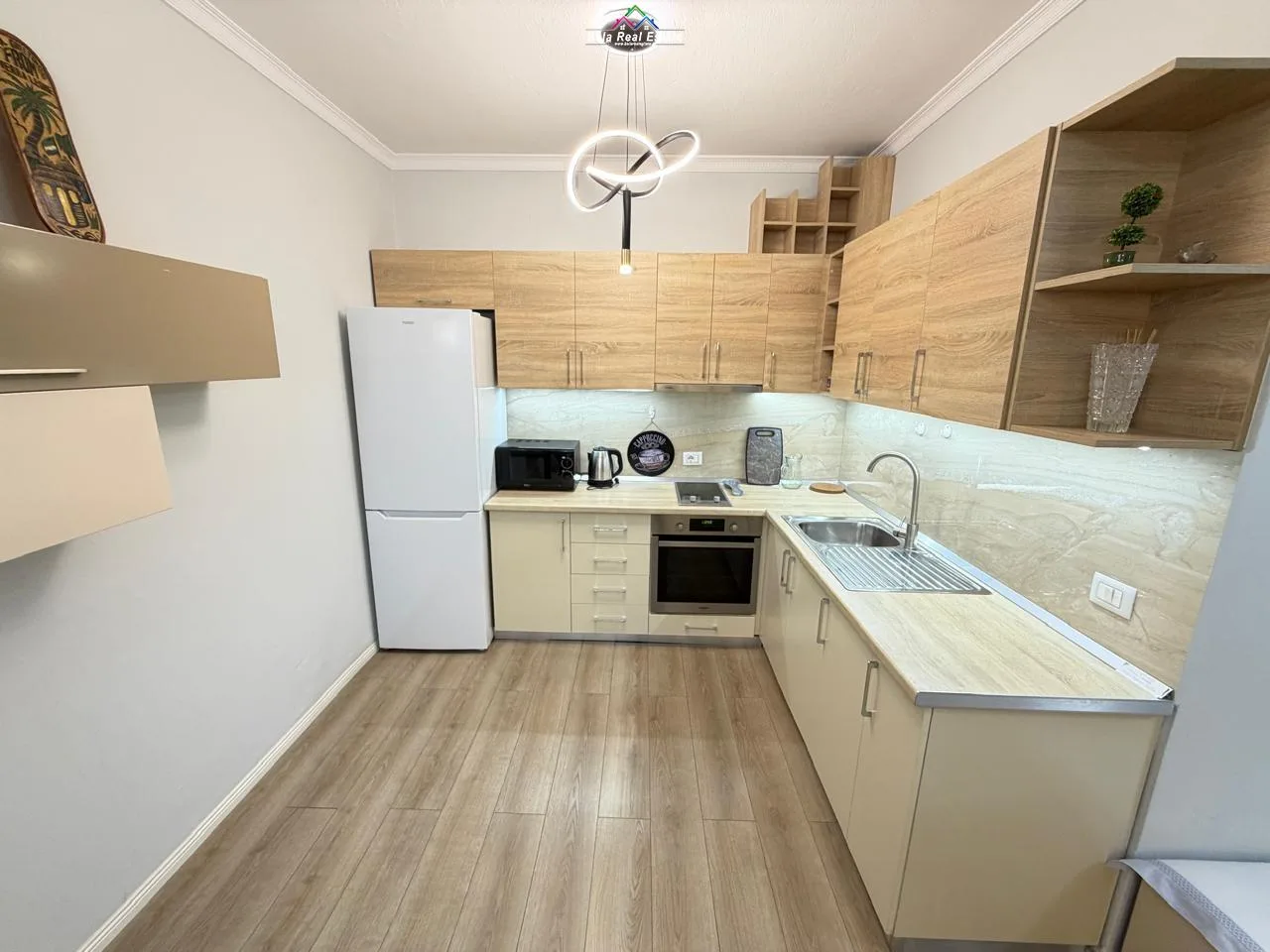 Apartament Me Qera 2+1 ne Bllok (ID B2201711) Tirane