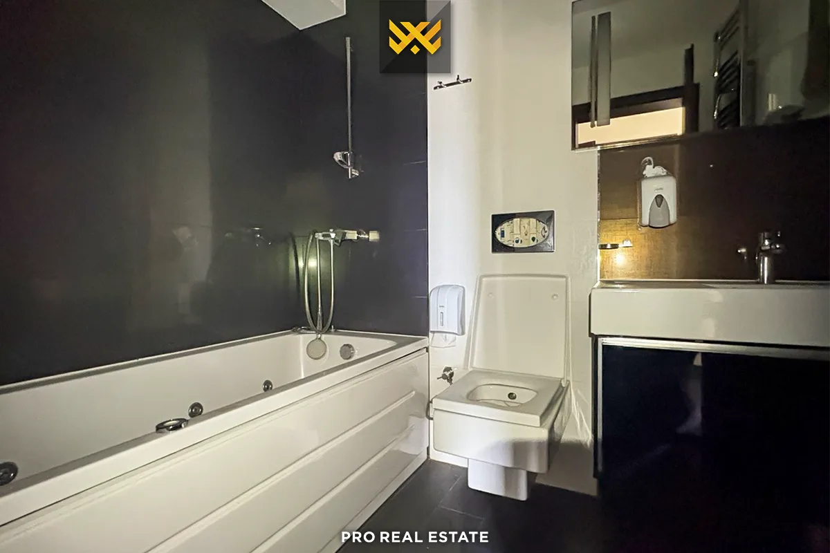 Banesë Penthouse 200m² + 60m² për #SHITJE në Pejton