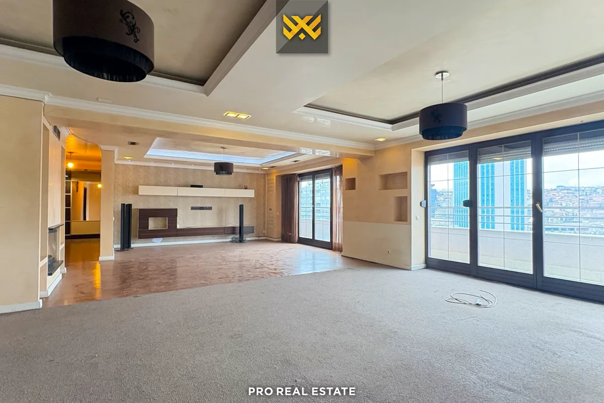 Banesë Penthouse 200m² + 60m² për #SHITJE në Pejton