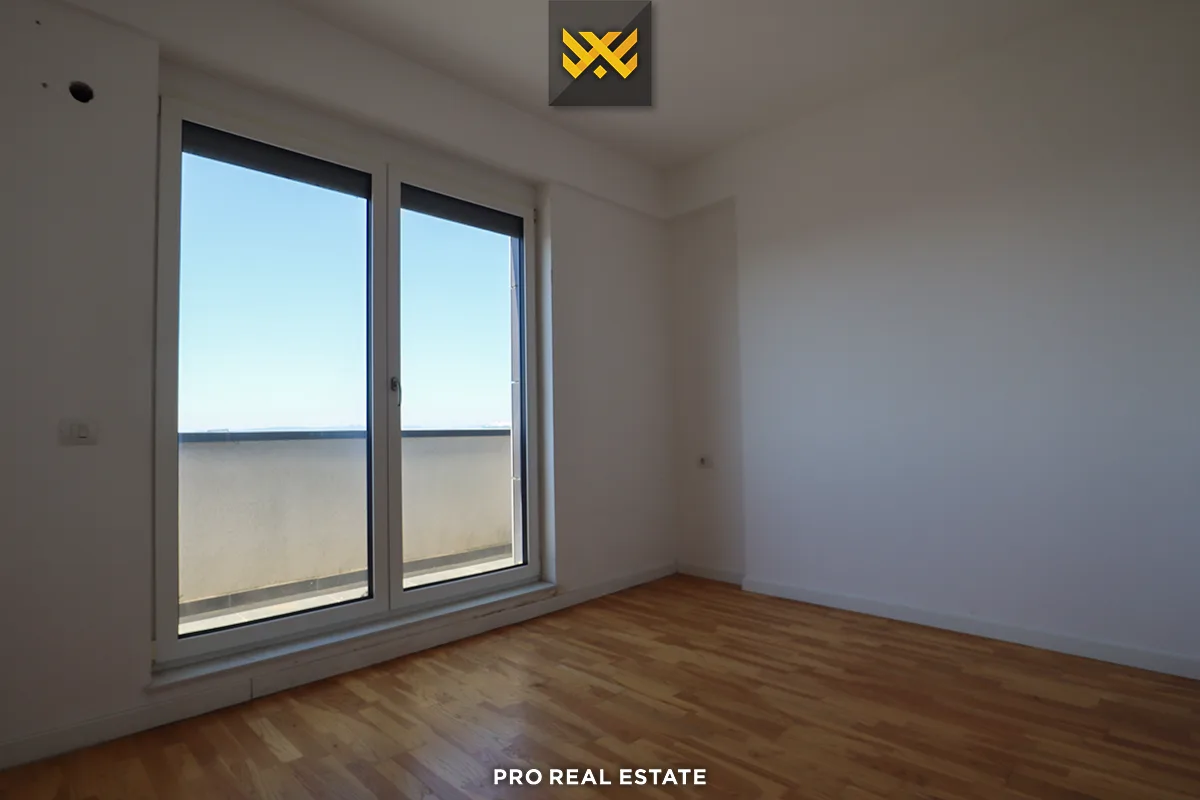Banesë / Zyrë 115m² me #QIRA në Pejton