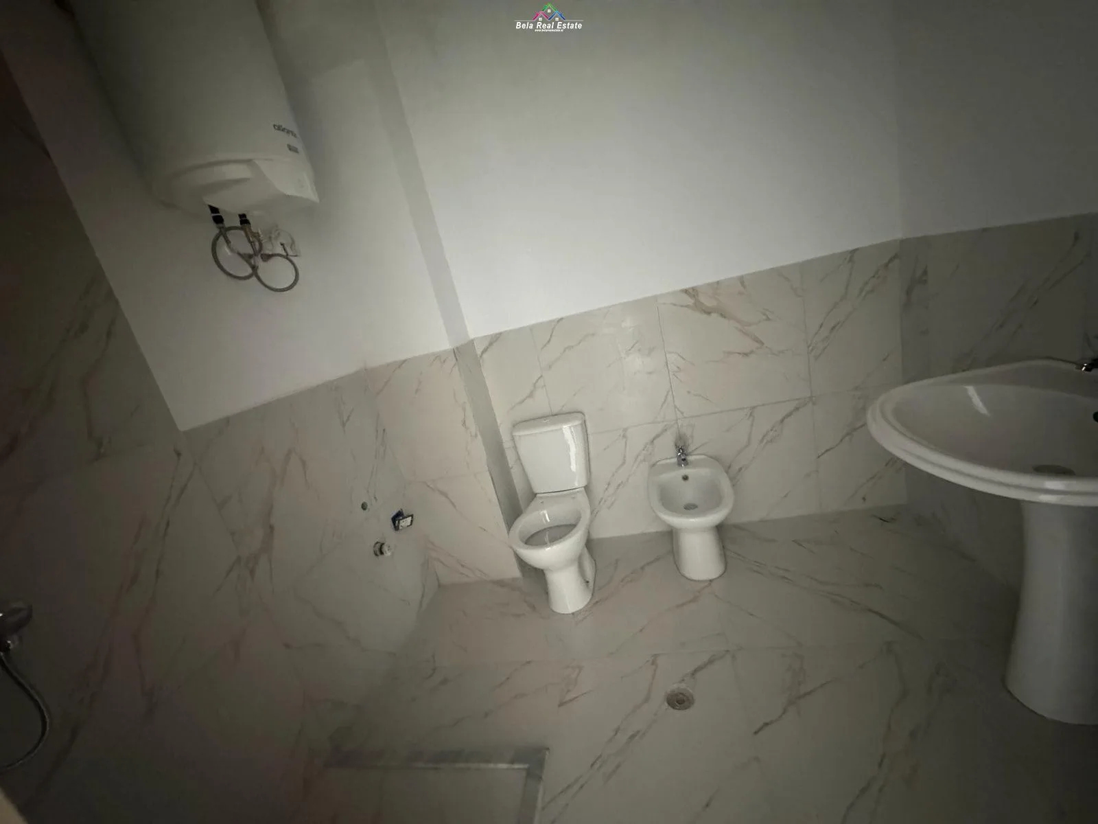Apartament Ne Shitje 2+1 tek Kthesa e Kamzes (ID B120871) Tirane