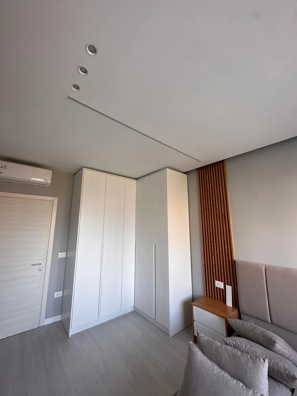 Apartament Me Qera 1+1 Tek Fusha e Aviacionit (ID B2101120) Tirane