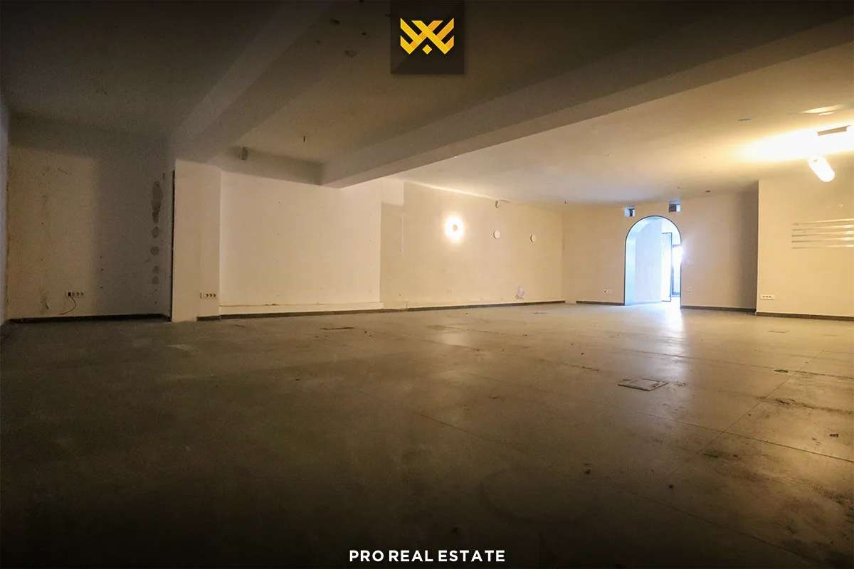 Lokal 150m² për #SHITJE në Dardani.