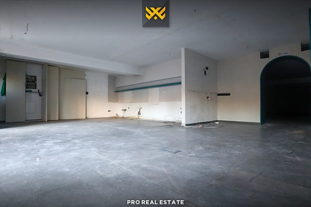 Lokal 150m² për #SHITJE në Dardani.