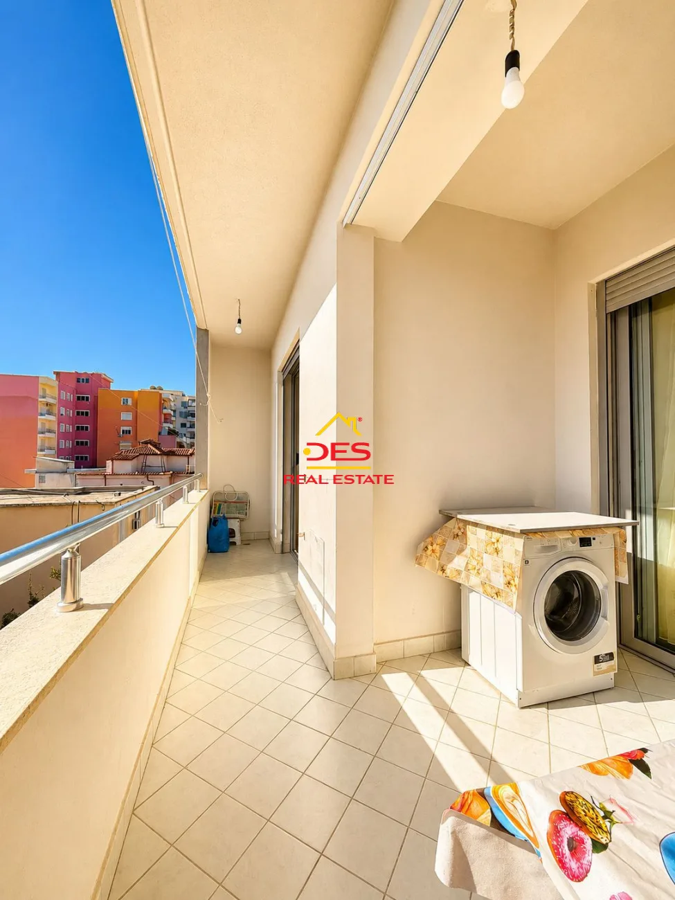 Shitet apartament 2+1 pranë gjykatës së rrethit gjyqësor , vlorë.