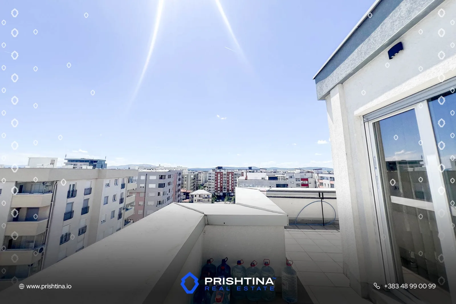 Banesë në #shitje 180m² + 100m² terasë në Fushë Kosovë