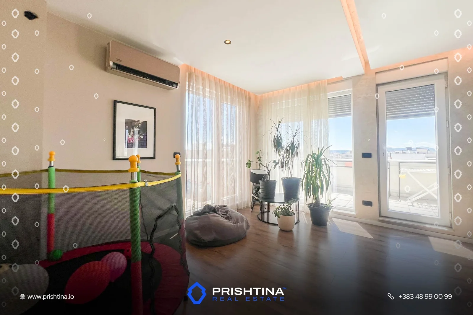 Banesë në #shitje 180m² + 100m² terasë në Fushë Kosovë