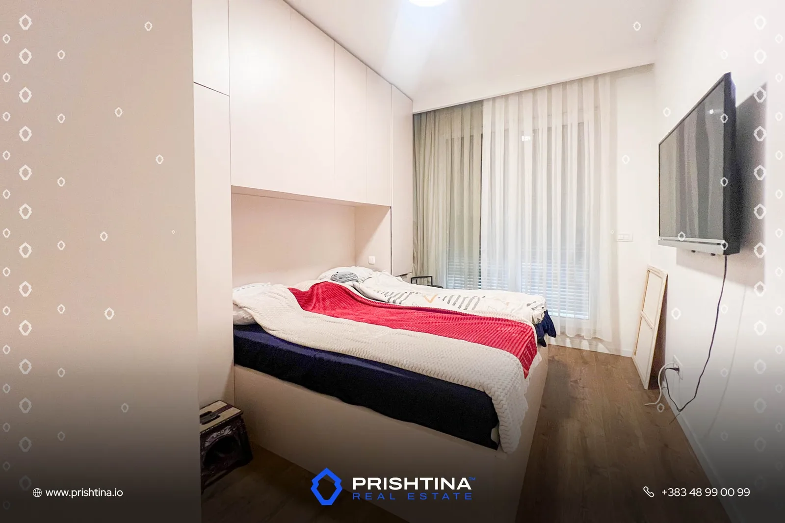 Banesë në #shitje 180m² + 100m² terasë në Fushë Kosovë