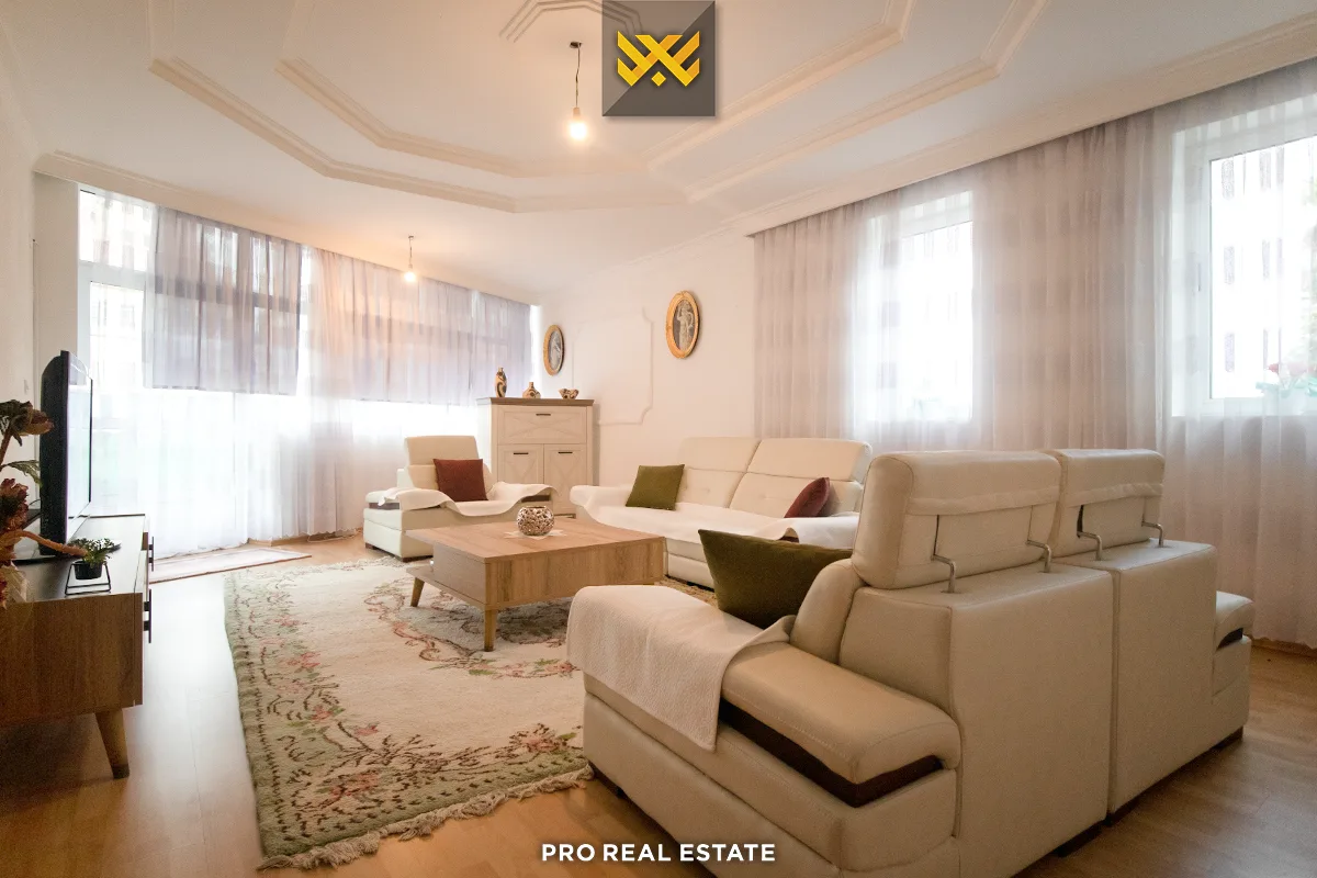 Shtëpi 550m² me #QIRA në Lagjen e Muhaxherëve.
