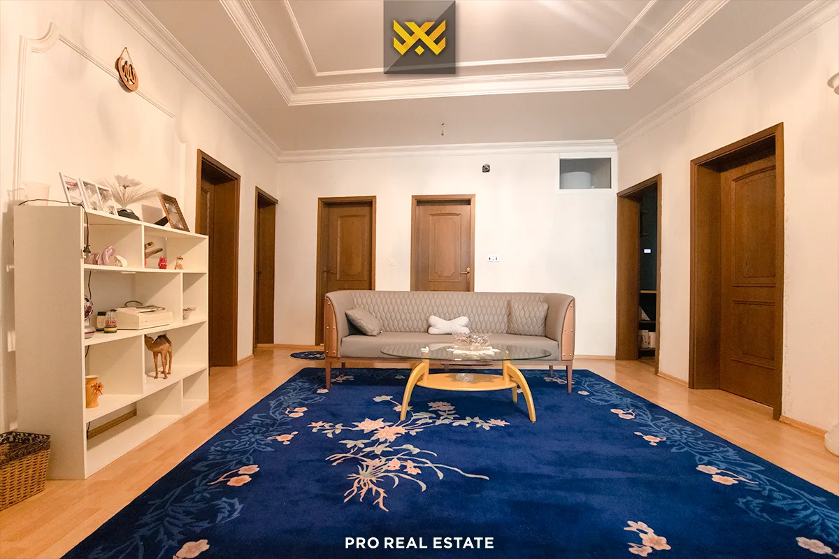 Shtëpi 550m² me #QIRA në Lagjen e Muhaxherëve.