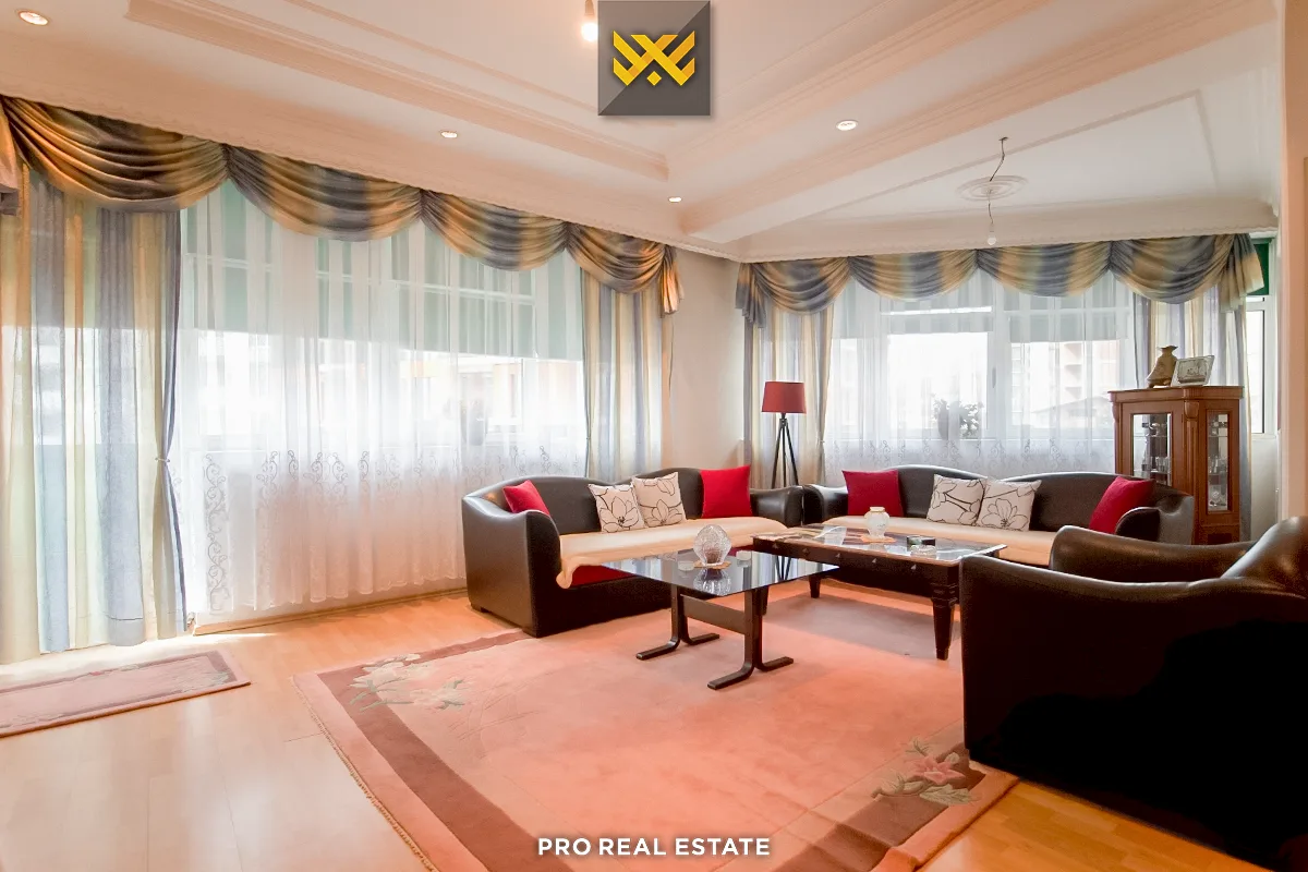 Shtëpi 550m² me #QIRA në Lagjen e Muhaxherëve.