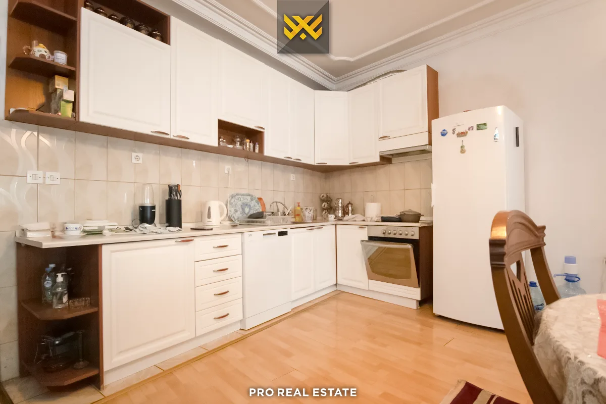Shtëpi 550m² me #QIRA në Lagjen e Muhaxherëve.