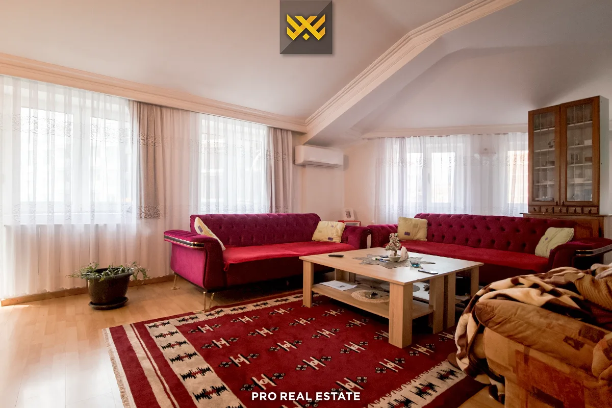 Shtëpi 550m² me #QIRA në Lagjen e Muhaxherëve.