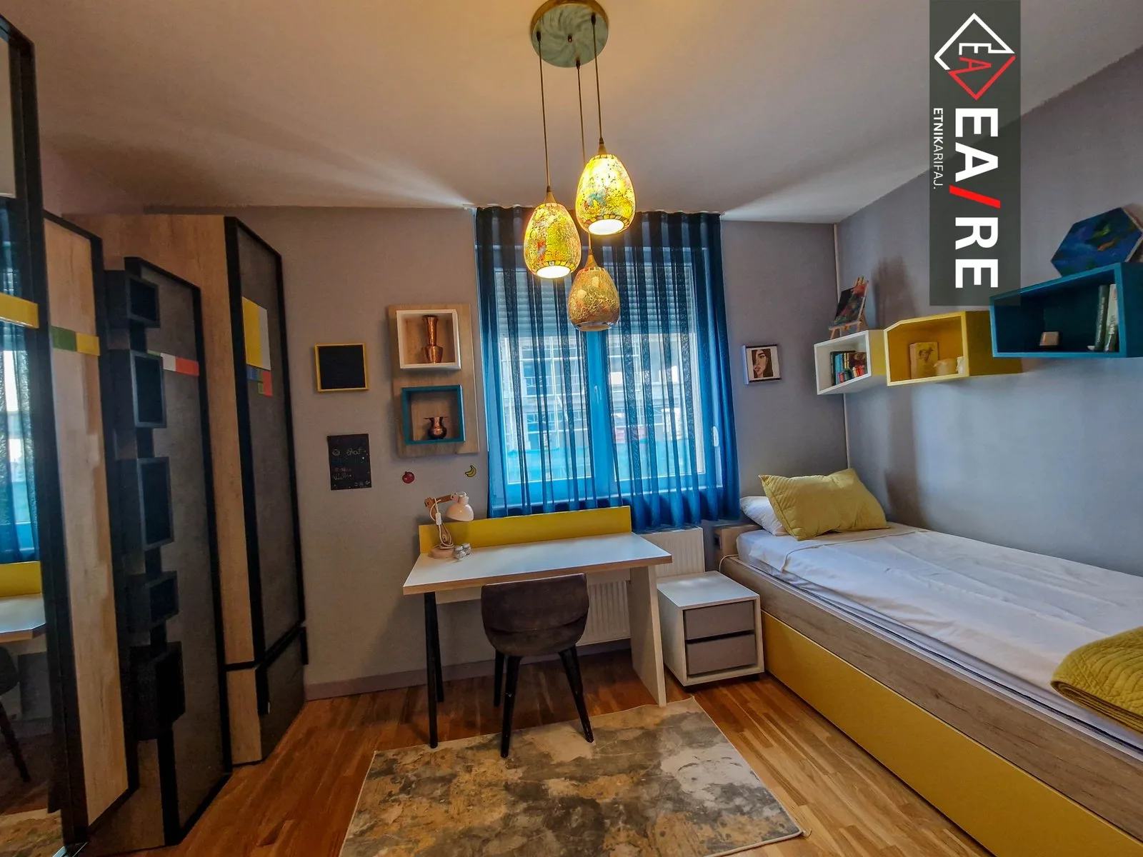 PENT-HOUSE DUPLEX ME QIRA NË AKTASH!