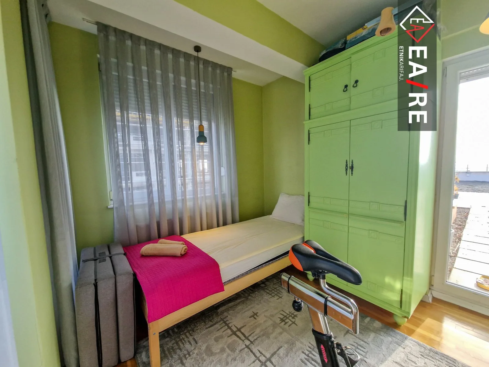 PENT-HOUSE DUPLEX ME QIRA NË AKTASH!