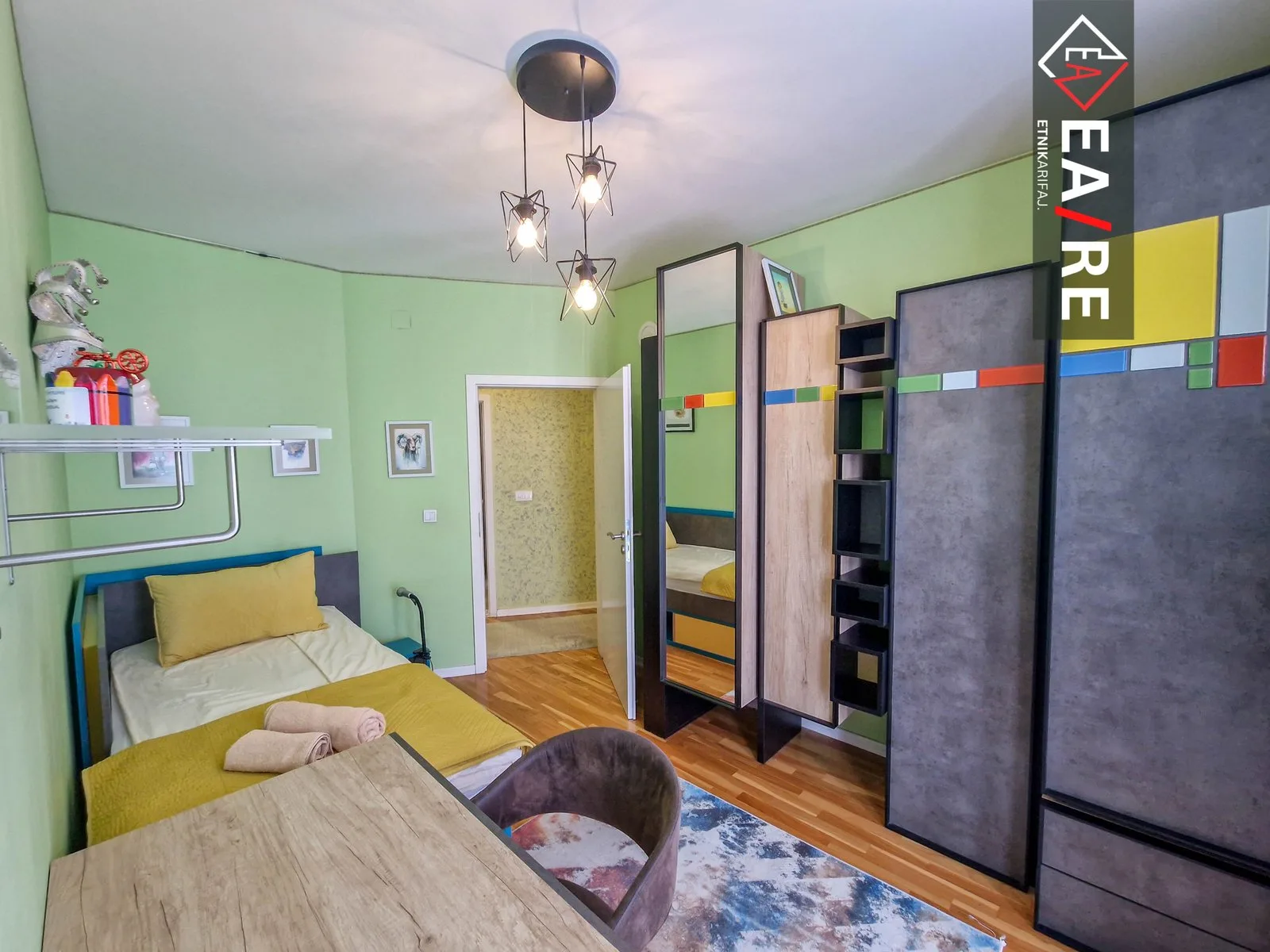 PENT-HOUSE DUPLEX ME QIRA NË AKTASH!