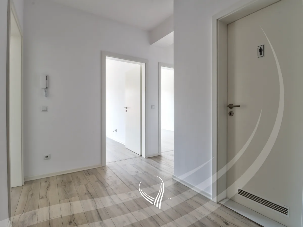 Zyre me 3 dhoma pune me qira në lagjen Mati 1 - Rruga B