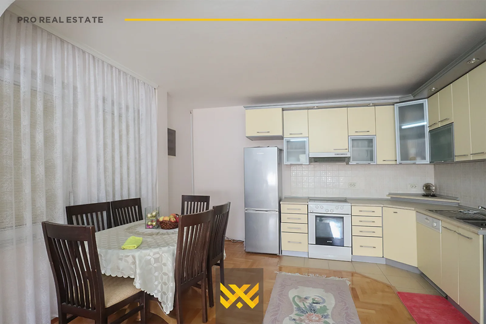 Shtëpi 430m² në #SHITJE në Kodrën e Trimave.
