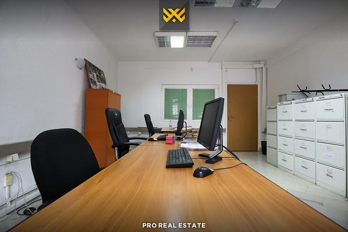 Shtëpi-Zyrë 750m² me #QIRA në Pejton.