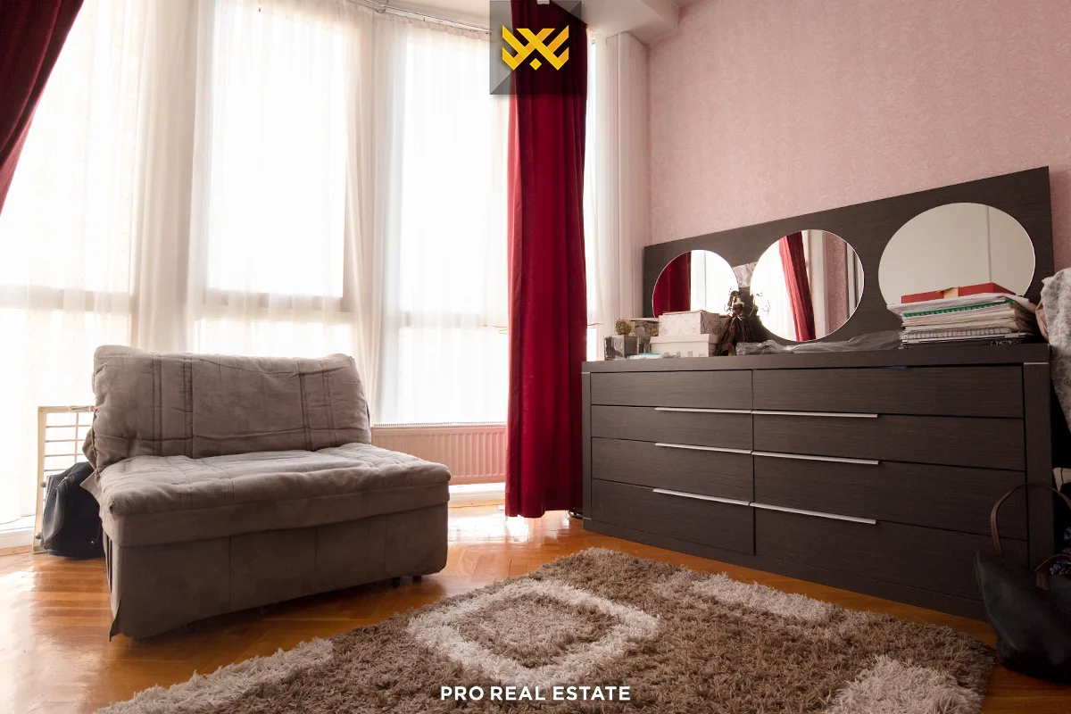 Shtëpi 450m² për #SHITJE në Lagjen e Profesorëve