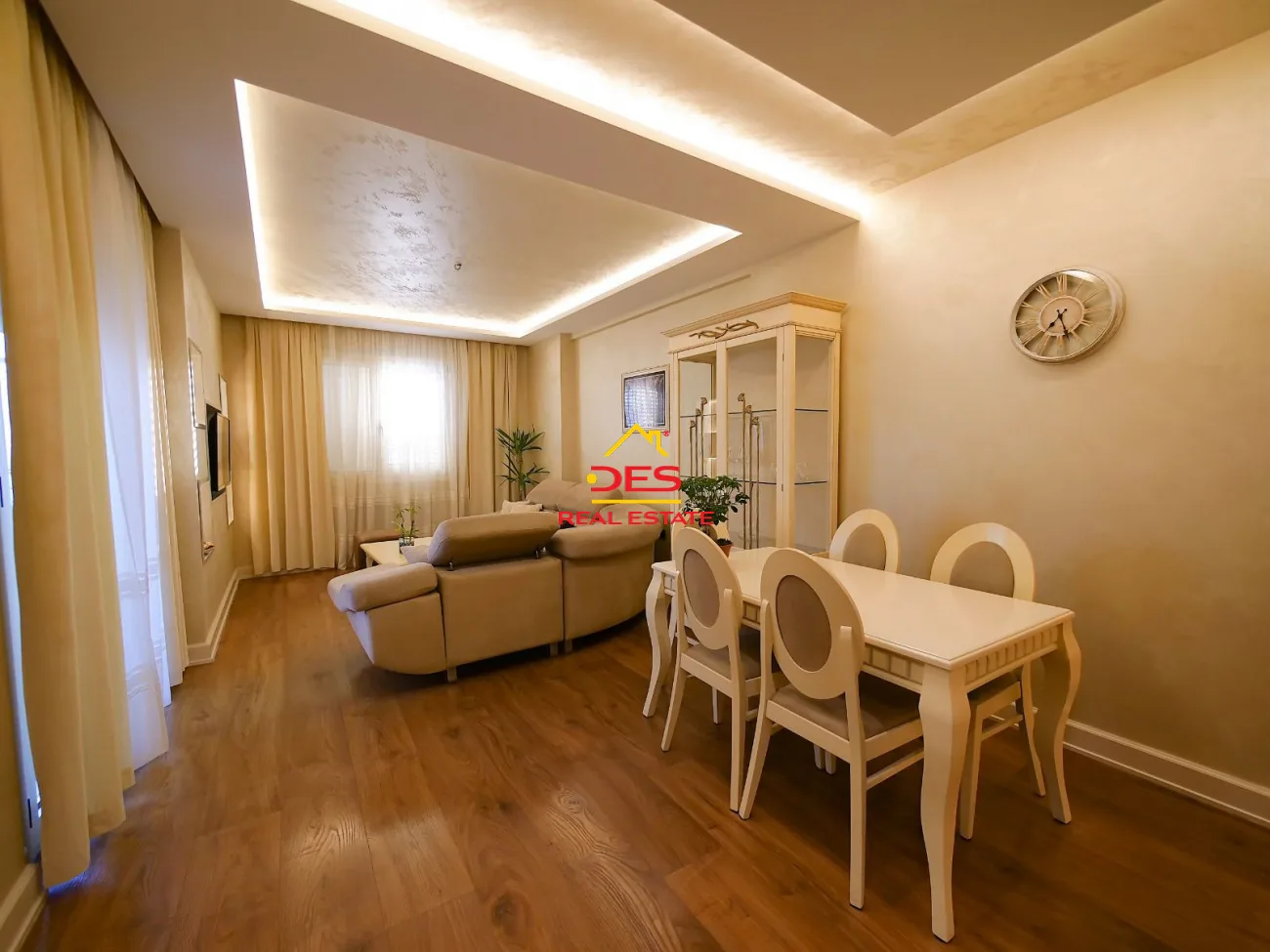 Jepet me qira apartament 2+1 me pamje nga deti te shkolla e marinës ,vlorë.