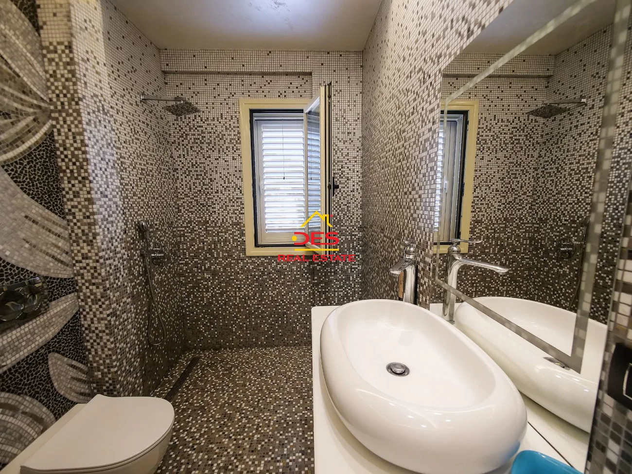 Jepet me qira apartament 2+1 me pamje nga deti te shkolla e marinës ,vlorë.