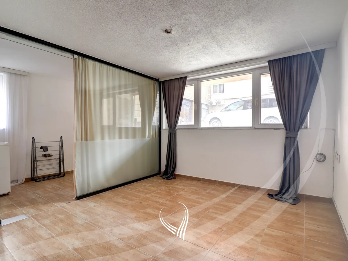 Lokal 50m2 me qira në lagjen Qafa