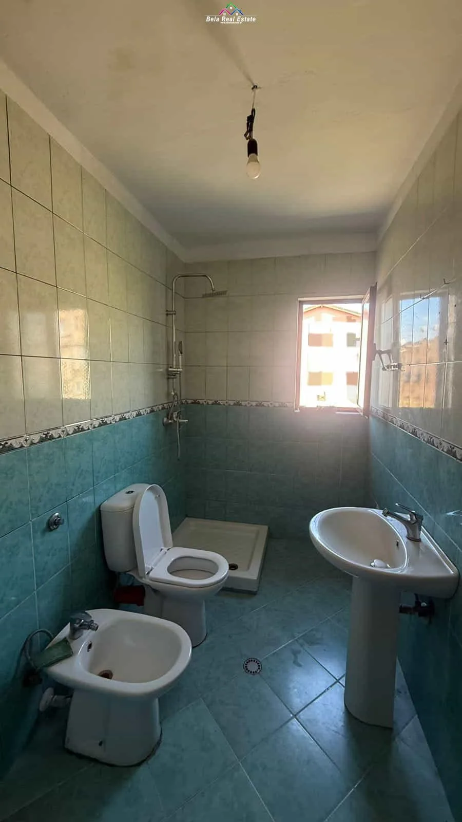 Apartament Me Qera 1+1 Ne Xhamllik (ID B211442) Tirane