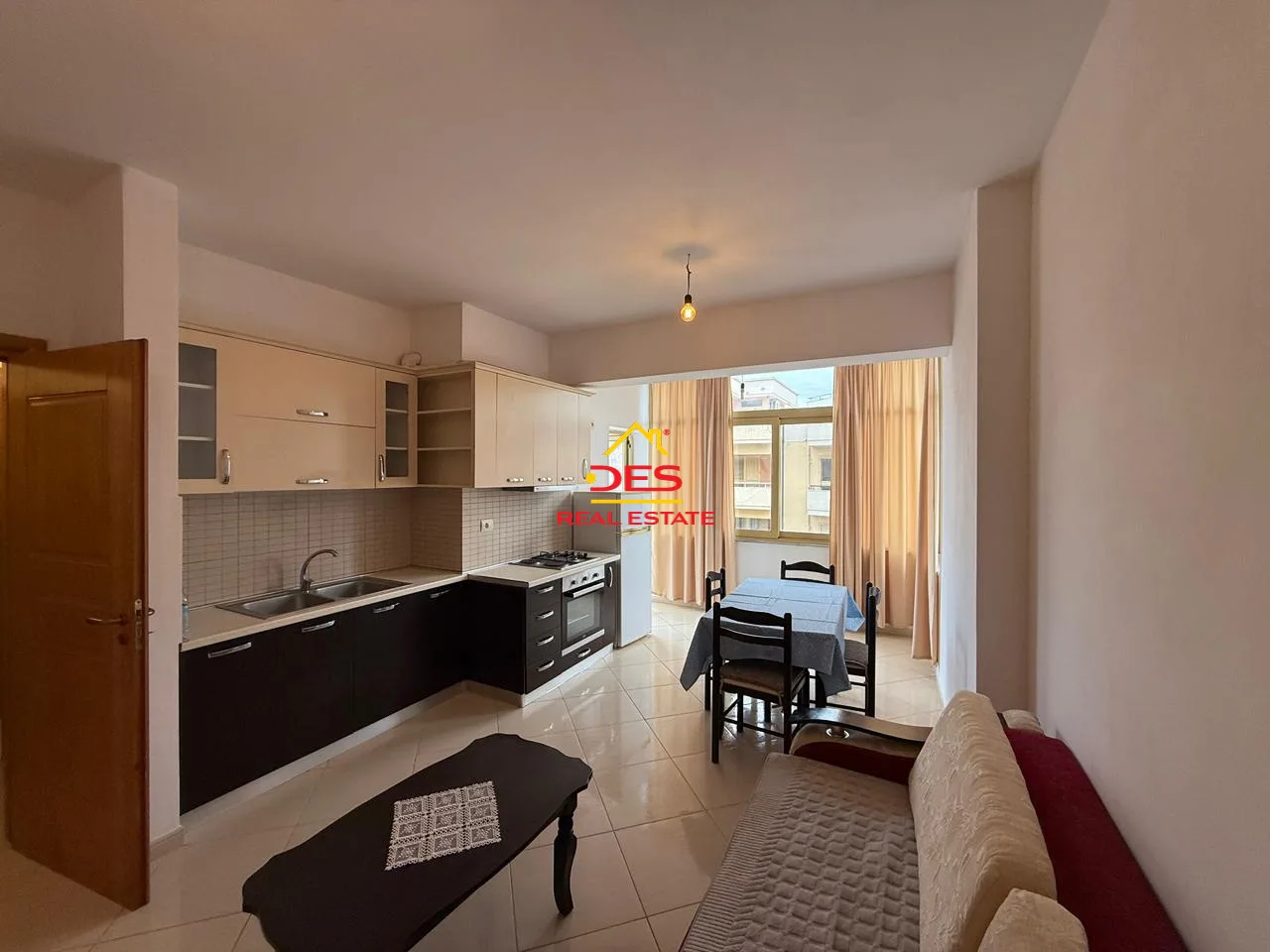 Jepet me qira apartament 1+1 në fillim të lungomares, vlorë