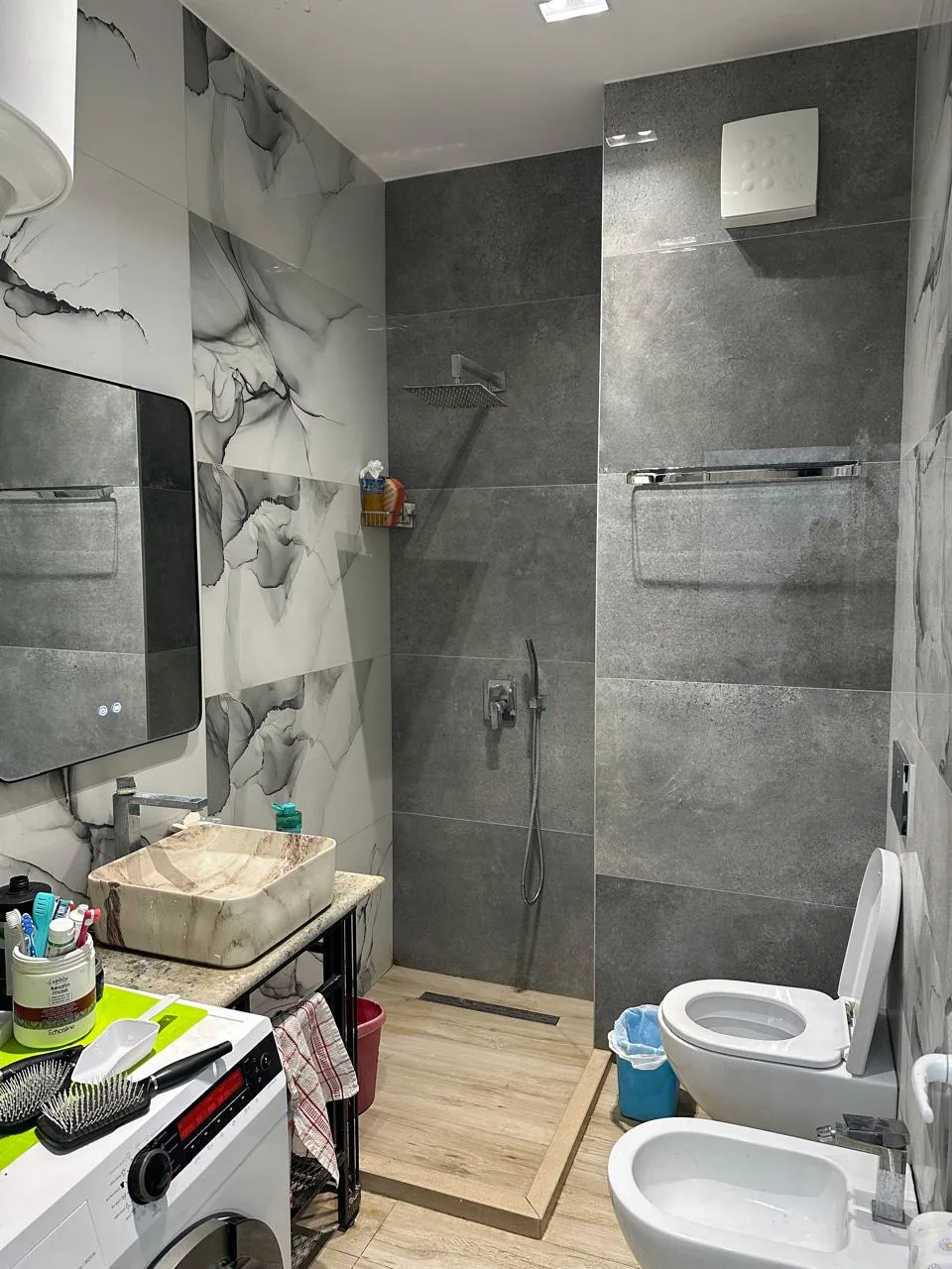 Apartament ne Shitje 3+1+2 tek 21 Dhjetori (ID B13099) Tirane.