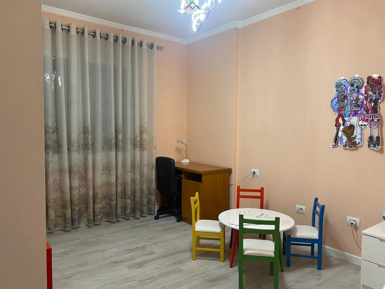 Apartament Me Qera 2+1+2 tek Kompleksi Golden Park (ID B2201256) Tirane
