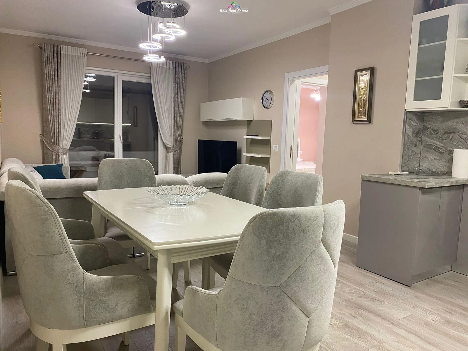 Apartament Me Qera 2+1+2 tek Kompleksi Golden Park (ID B2201256) Tirane