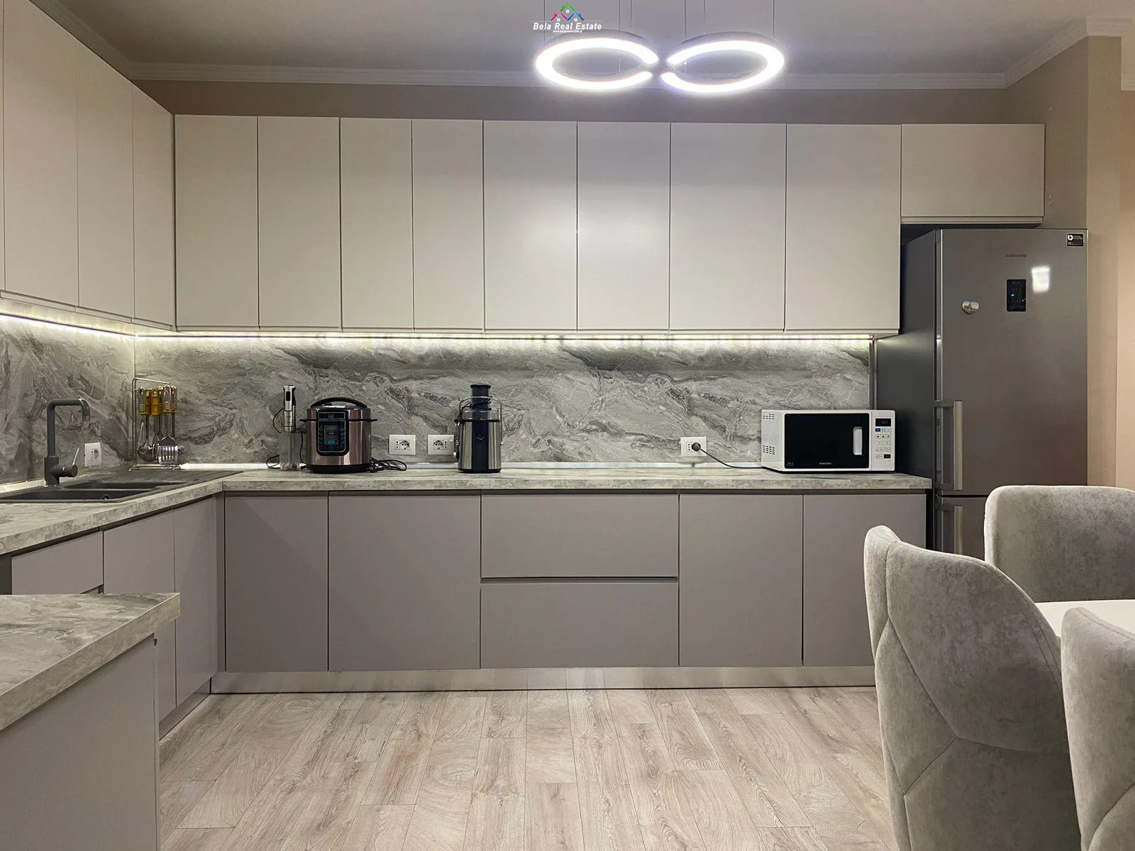 Apartament Me Qera 2+1+2 tek Kompleksi Golden Park (ID B2201256) Tirane