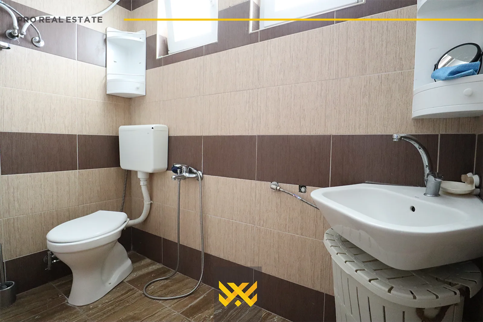 Banesë – Zyre 100m² me #QIRA në Bregun e Diellit.