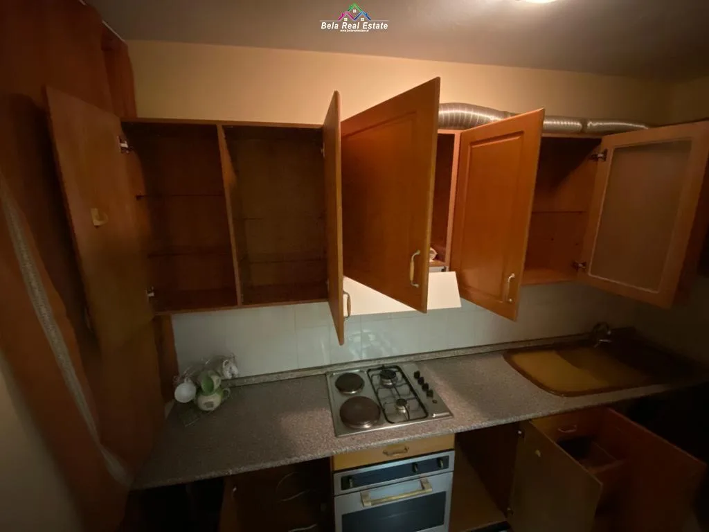 Apartament Me Qera 2+1 Ne Myslym Shyri  (ID B22186) Tirane