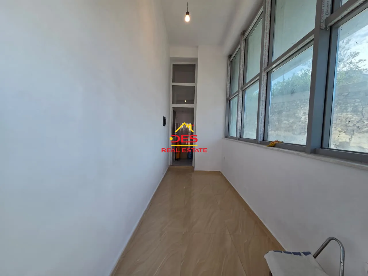 Jepet me qira ambient biznesi pranë bashkisë vlorë