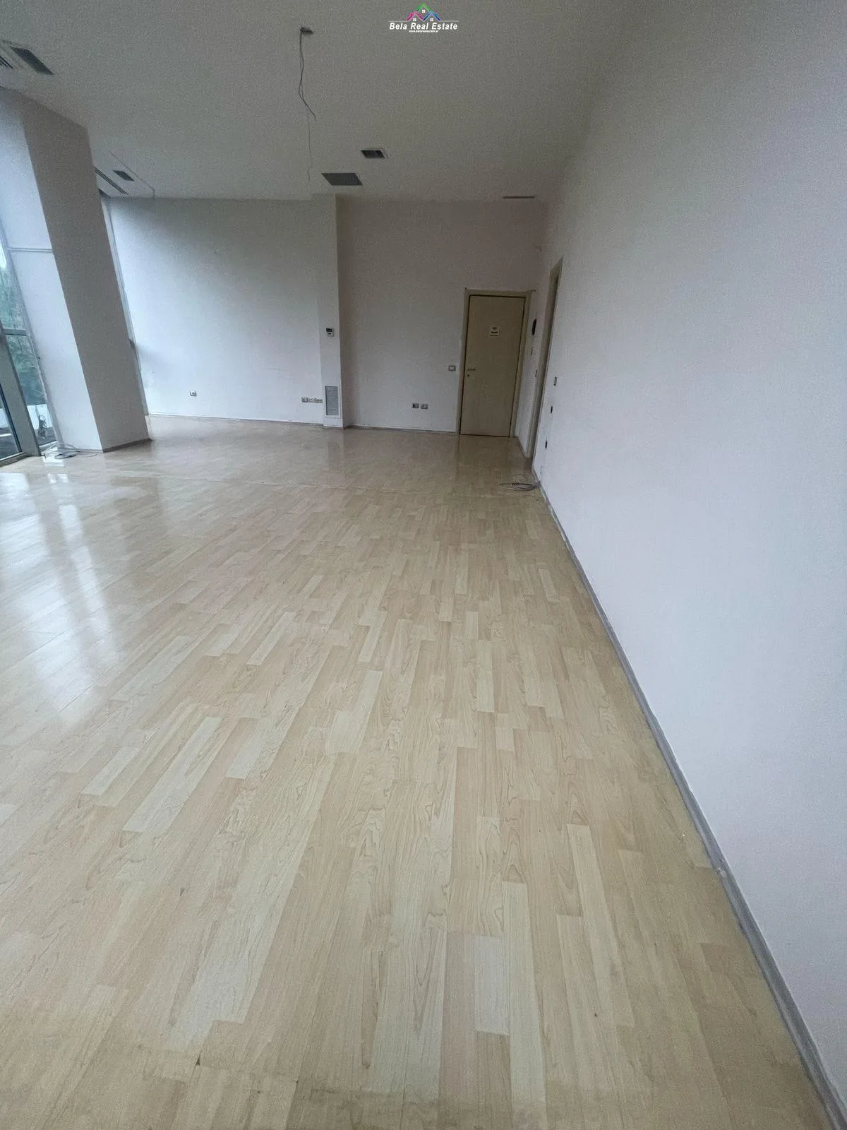 Zyre Me Qera Tek Myslym Shyri (ID BZ2593) Tirane