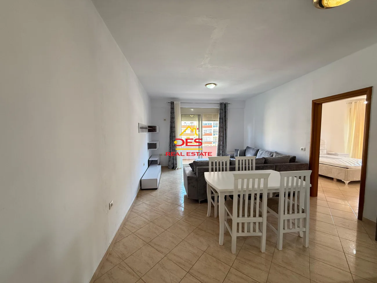 Jepet me qira apartament 1+1 pranë portit, vlorë