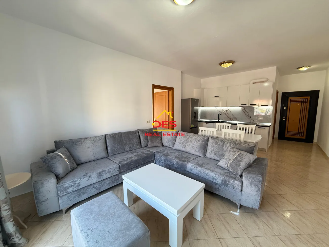 Jepet me qira apartament 1+1 pranë portit, vlorë